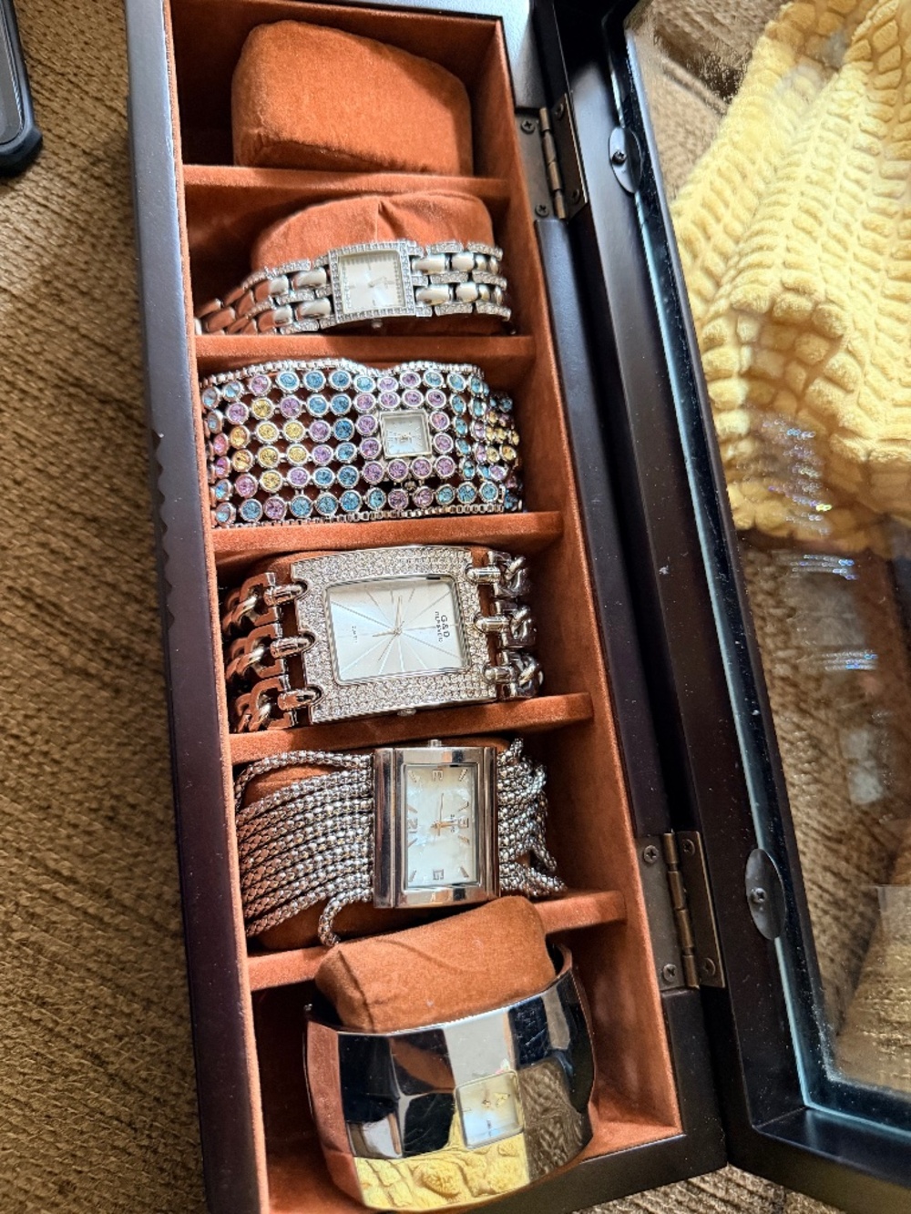 Watches 5 pcs including box may require battery